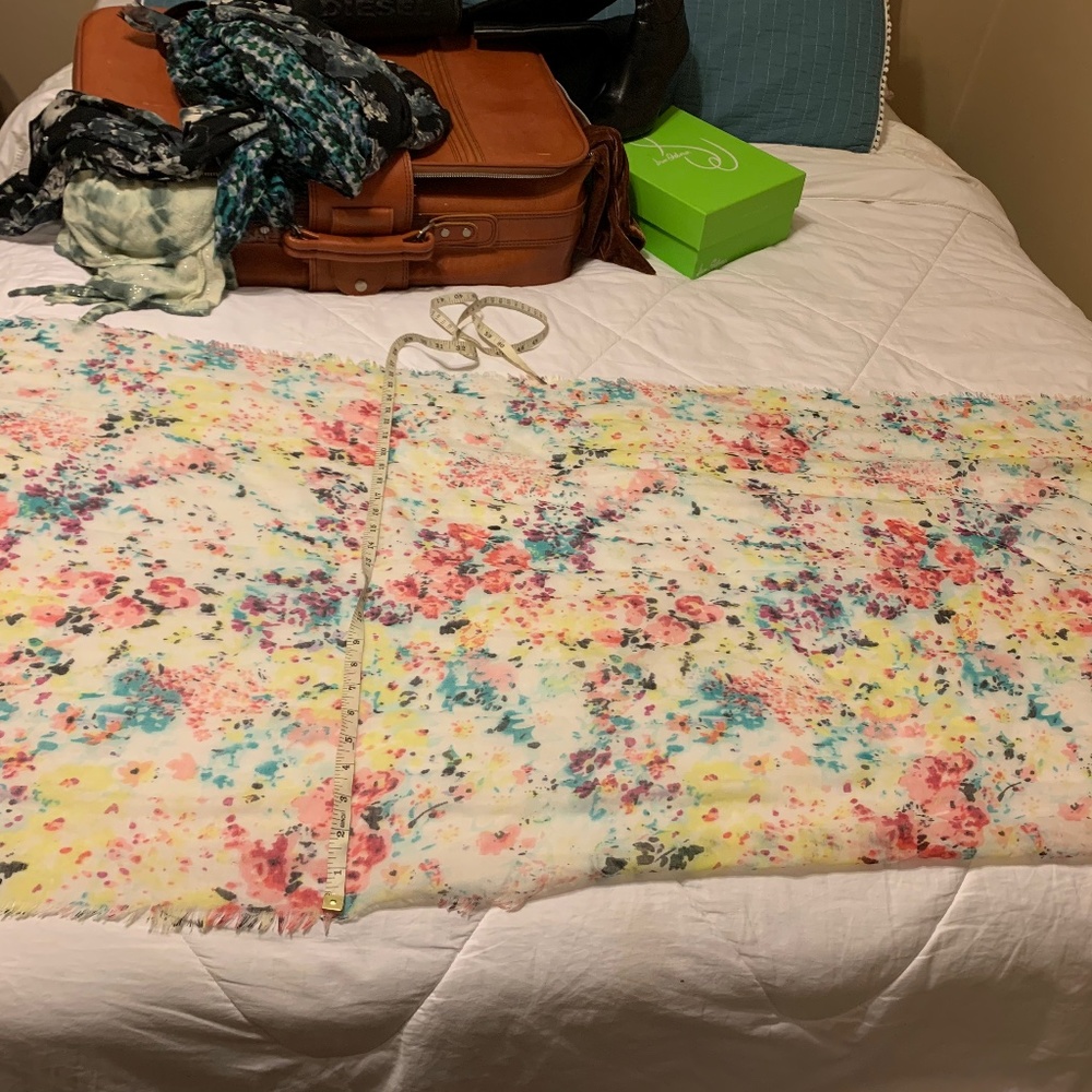 Lightweight scarf